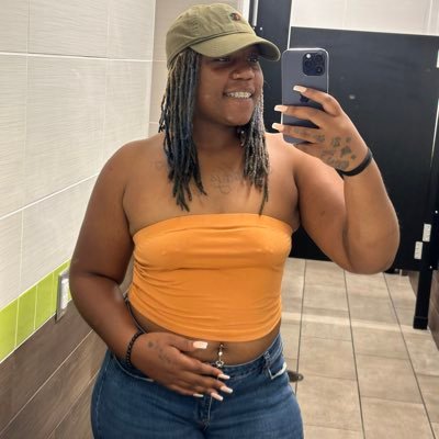 thickemss_scar's profile picture. who are you ?*