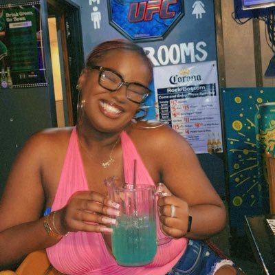 🇧🇸| Cheers bebes🥂 Adventure into the crazy mind of a believer.