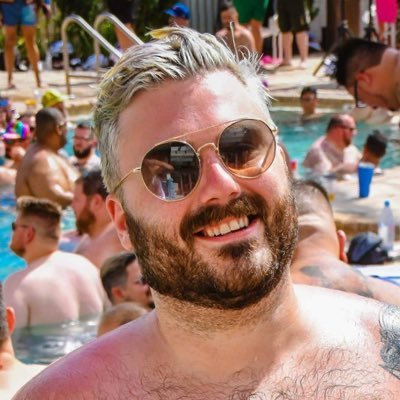 Just another faguette. Classically trained, professionally failed. Hobby hoarder, fat positive, dad collector. I made your dad cry. BLM | Free Palestine