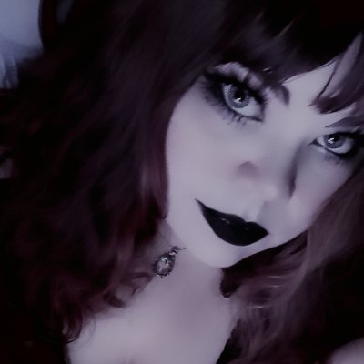 🌙 27
🦇Dumb & Goth🦇
🎃She/They🎃
🤘🏻Taken🤘🏻
My 🖤 is in 🇦🇷
💀 Horror Whore 💀
I'm the ghostess with the mostest 👻