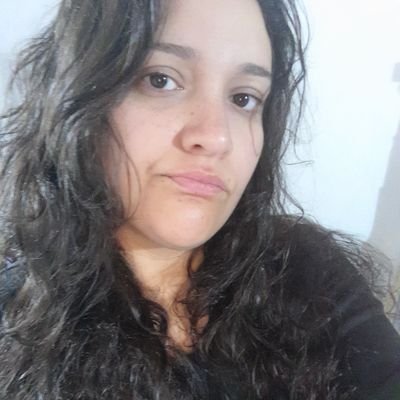 Laten entre dos microsegundos los recuerdos de un instante que te quise recordar.. 🎶
Cuando me caiga, me levantaré.