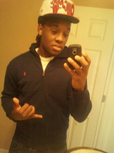 #TeamFreak : ) Aha Hmu Dont Be A Stranger , And Team #FollowBack ! So Follow Me Rns .