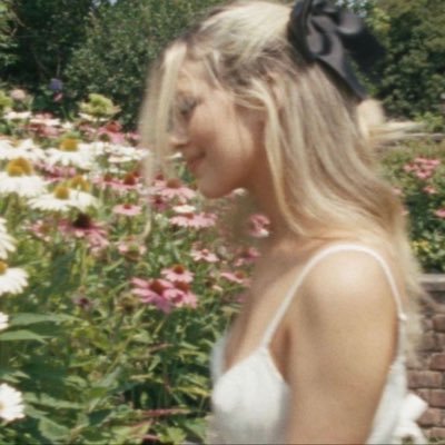 kamari_autorka's profile picture. ˖⸂ ⟡ ˖ 𓈒 mam obsesje na Pedro Pascalu i pisze książki 🌙 #mywifeyKA