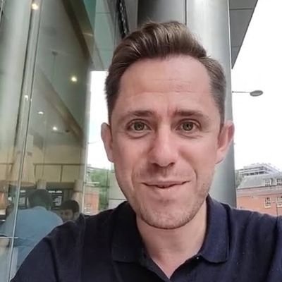 Founder and MD of financial lead generation company, Cornerhouse Media. Often in front of a laptop, prefers to be in front of a plate.