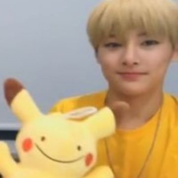 sunmonmon12's profile picture. 