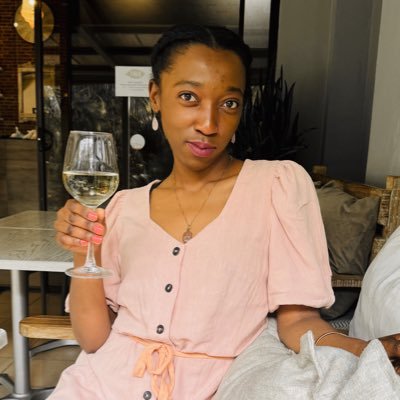 Creative Director at @liselijdesign love • life • art • design • food • wine • Let’s work together DM me! 🥰