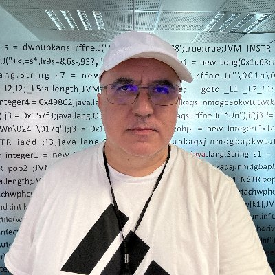 Driven by a deep love for tech, I lead top-notch teams with joy and optimism. Eager to explore ML, I'm grateful for the chance to learn and innovate.