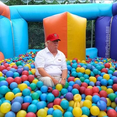 allofusrhuman's profile picture. Father of 2 wonderful boys. Lifelong Democrat & Dog Lover🐕🐶. 🚫Trump 🚫GOP.  #HarrisWalz💙 #VoteBlueToSaveDemocracy 🌊🌊