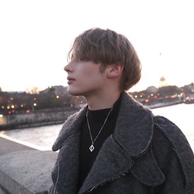 Until you're shining, shining shining by my sidešā Missing my txt, pcd era everyday ā¢āŖā Huening is so pretty. Ā”!Fan account!Ā”