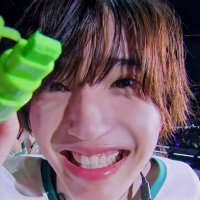 이추 (@2__chuu) 's Twitter Profile