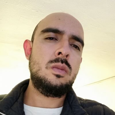 productor de cine, música, crítica, controversias.
Montajista.
Bajista.
HORAS QLO, podcast con Marcos Loayza en Spotify.
Ajedrez en el link