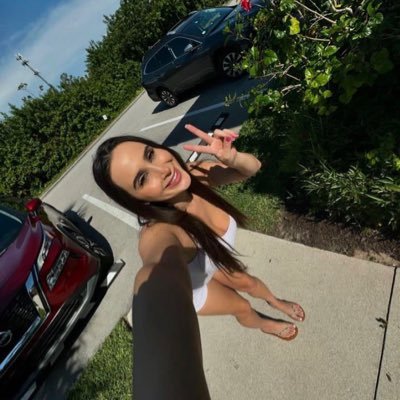 kiaraholand's profile picture. 