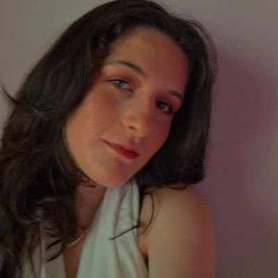 hold on tight to fragile hearts💕 @rasisanickname ||
she/they | 20 | enfp | 3w4 | from 🇮🇹