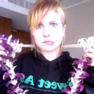 paramoreluvv's profile picture. 