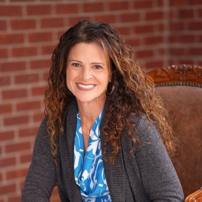 Homeschool mom of 8, wife to Travis, Jesus-follower, striving to help others live healthy and toxin free.