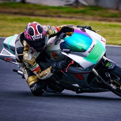 ラーメン好きのサウナーの五十路のオジさん です。RG400Γ改500でトミンか筑波サーキット、ツーリング。 街乗りはチャリかXR250Baja(MD30)メインで走ってます。神奈川ってだけでフォローしがち。