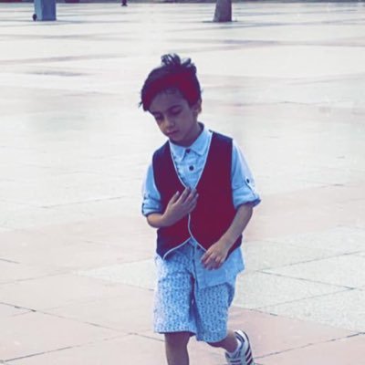 وكالة السفر هي جهة تساعد الناس على تنظيم الرحلات والعطل عن طريق عمل تدابير استعدادهم للسفر. فهي تحجز لهم غرفا في الفنادق، ومقاعد في وسائل النقل، كما تنظم لهم