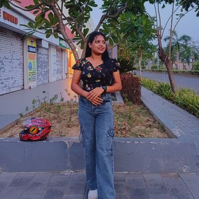 SonaliSuri22's profile picture. 