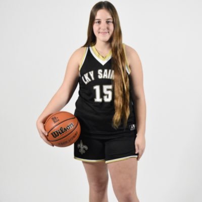 Sophomore | 5’7 guard | #15 | Lady Saints | 🏀🥎| Ignite Basktetball