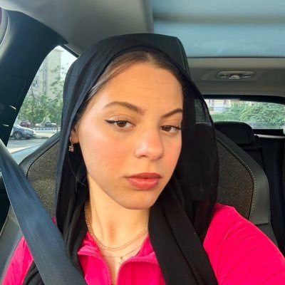 justjujj's profile picture. 