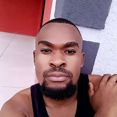 ThapiTshilwane's profile picture. ❤️