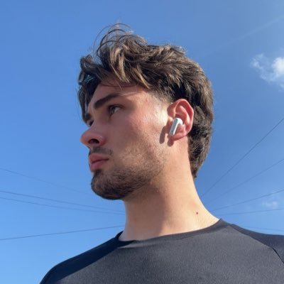 HenryRowe_'s profile picture. 