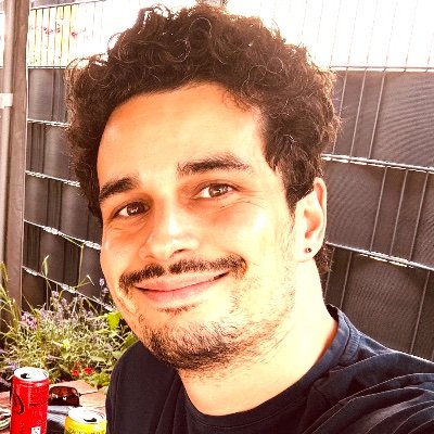 My name's George 👋. I'm working a full 9 to 5 while building apps (currently iOS) in the early mornings 🌅 or late evenings 🌃. #5to9solopreneur 💻
