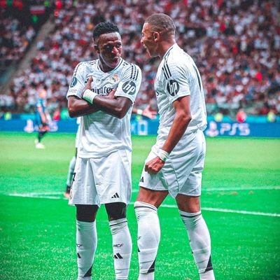 Fanático del mejor equipo del mundo.
HALA MADRID EL MEJOR EQUIPO DEL MUNDO A POR LA 16.
SISISI LA 15 YA ESTA AQUI
⚪⚪🔥🔥⚪⚪