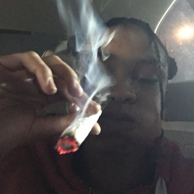 msprettyfaceee's profile picture. y’all dick ride soo hard