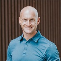Certified Financial Planner with 19 years of experience, emphasizing strong client relationships, tailored planning, and mutual respect.