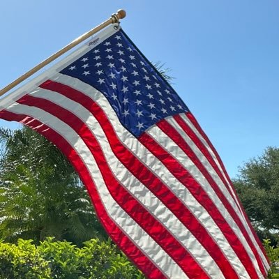 Florida Native. Daughter of a career Marine. Moved a lot. Kailua High School Graduate. Love my country. No DM’s