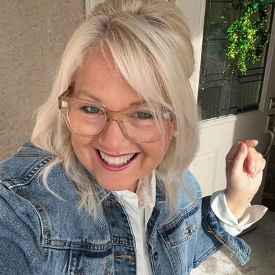 MelissaAda34267's profile picture. Expert Crypto Analyst & Public Speaker

I provide actionable insights and expert analysis on cryptocurrency markets, helping individuals and organizations make