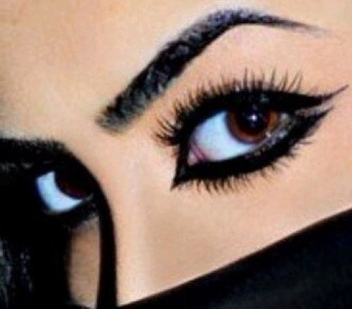 انّتهَى وقتَي معّآك [لا تٌنآدينًي] وانّكسَر قّلبِ بحّبكٌ [خآبتّ ظَنوٌنَه]