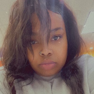 Lil freaky REDD❤️💦🍑 chilled ,funny ,smiles😃, BEAUTIFUL 🥰,charming 😉. I love sucking 🍆