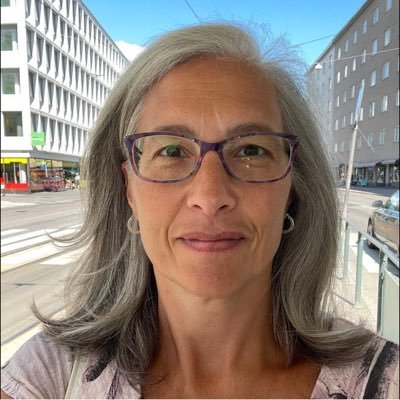 Johtamisesta, työhyvinvoinnista ja motivaatiosta kiinnostunut yrittäjä/kouluttaja/valmentaja/kätilö/ HTM/AmO #motivaatio #johtaminen #hr #yrittäjä #kätilö