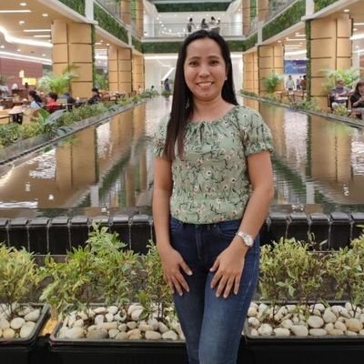 khatecris's profile picture. Accountant