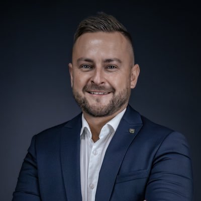 Michal_Rado's profile picture. Bezpartyjny z przekonania i wyboru. Absolwent prawa, politologii oraz MBA. „Mądry robi od razu to, co głupiec zmuszony będzie zrobić dopiero na koniec”-NM