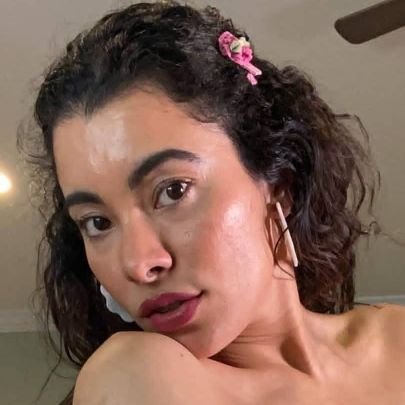 Am a female escort ready for any kinda fun I charge 🍌I’m available for fun , incall and outcall available and would you like to meet ?