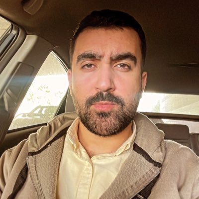 طبيب برداء أبيض وسماعة وقلم وورقة🥼🩺🖊📄 بين ناعور والكرك تكمن كل الحكاية🇯🇴 العائلة تأتي أولا ثم كل الاصدقاء❤️الحب للقراءة والكتب والموسيقى📚🎶