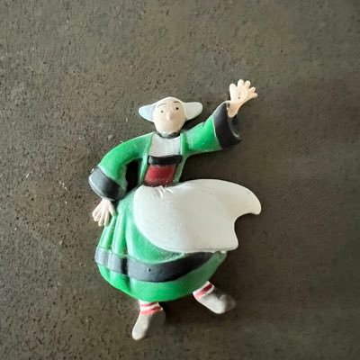 In2Translation's profile picture. #itstheeconomystupid #assumptionisthemotherofallfuckups #linguist #translator #agentsecretbreton