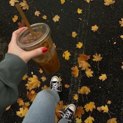 annetisnothome's profile picture. overly emotional girl who loves reading books, letterboxd and my boyfriend