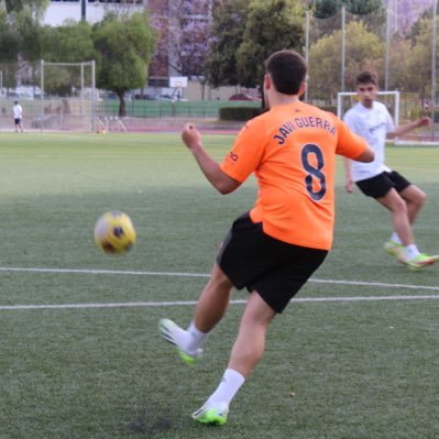 Del Valencia, de Alonso y de los Hornets. El sufrimiento es mi pasión. También me cae bien el BVB🐝