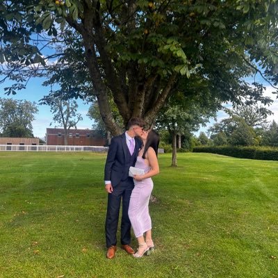 Elliehoneysett2's profile picture. 