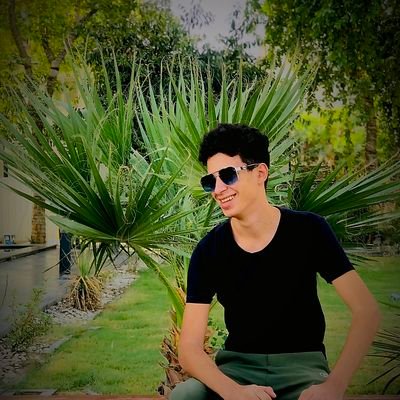 خَلَقتُكَ لِلِعبَادةَ فَلا تَلعَب
وَضمنت لَكَ رِزقُكَ فَلا تَتعَب
فوعزتي وجلالي
فَإِِن رَضَيتَ بِمَا قَسَمتُهُ لك
أرَحتَ قَلبَكَ وَبَدنَكَ