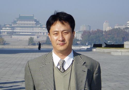 세아이를 키우며 세아이가 살 세상의 정의와 평화에 관심이 많습니다.