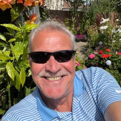 Lives on the stunning East Neuk of Fife coastline with tons of beaches. Lover of Mother Nature, sport & gardening. And a good laugh, of course! 😎👍