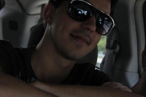 jeffmartel's profile picture. Une #amitié fondée sur le #travail est préférable à un travail fondé sur l’amitié.