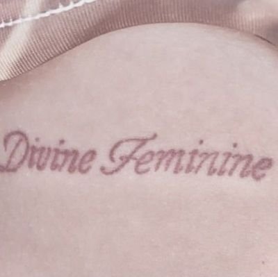 FemmeImpure's profile picture. my existence is a scandal.
 -Oscar Wilde.
