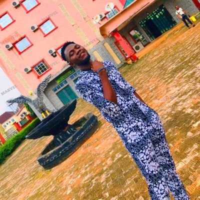 MarvelDoskey's profile picture. Just an easy going dude. I play football $CAT 🐱