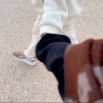 iilqe8's profile picture. فاصلًا بين الحياة ومُرها .